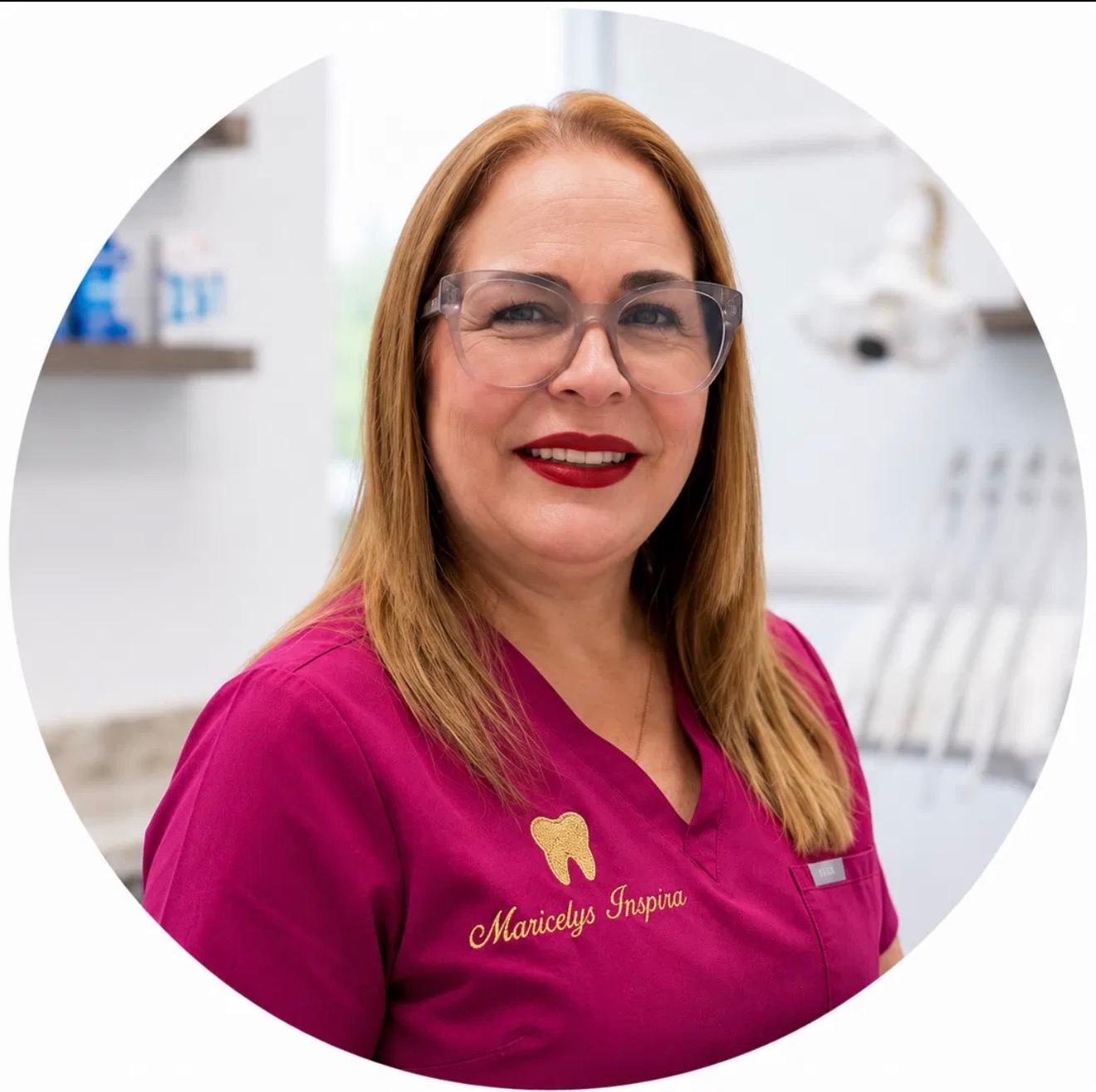 Maricelys, instructora del programa de Asistente Dental en Maricelys Inspira Academy